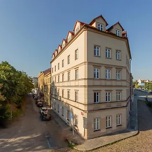 Minimino 2*, Prag Tjekkiet