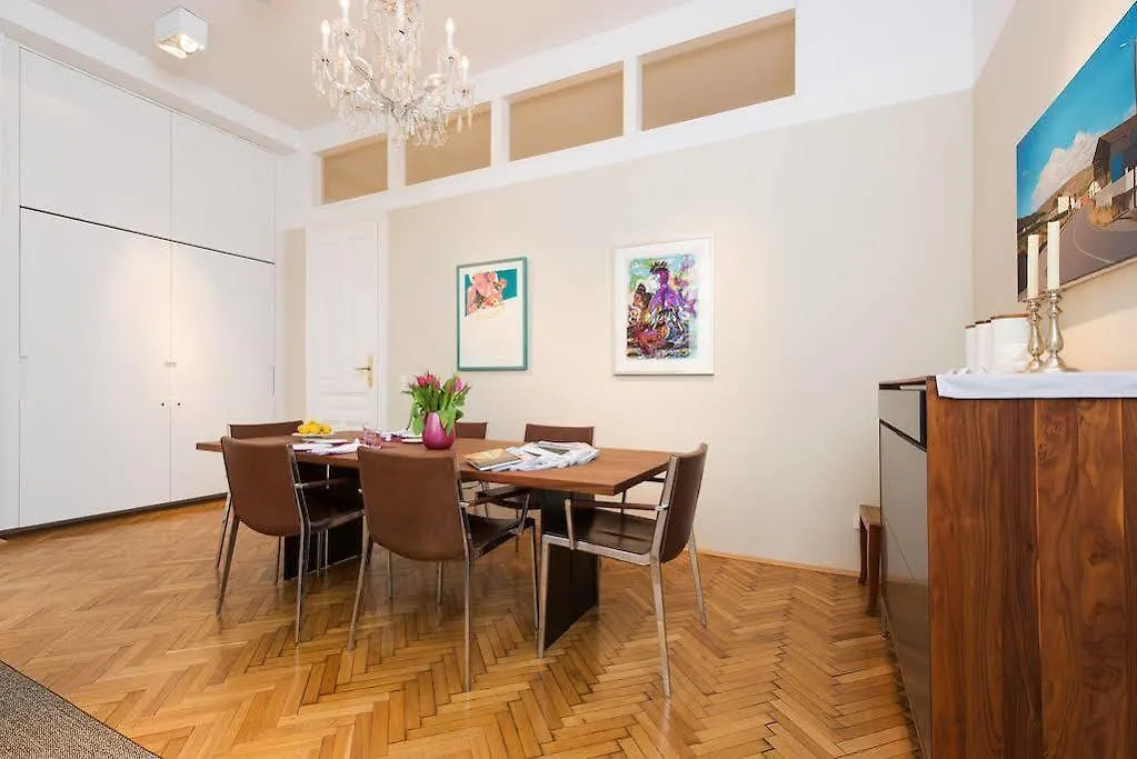 Rosa Linde - Comfort Rooms Vienna Bed & Breakfast